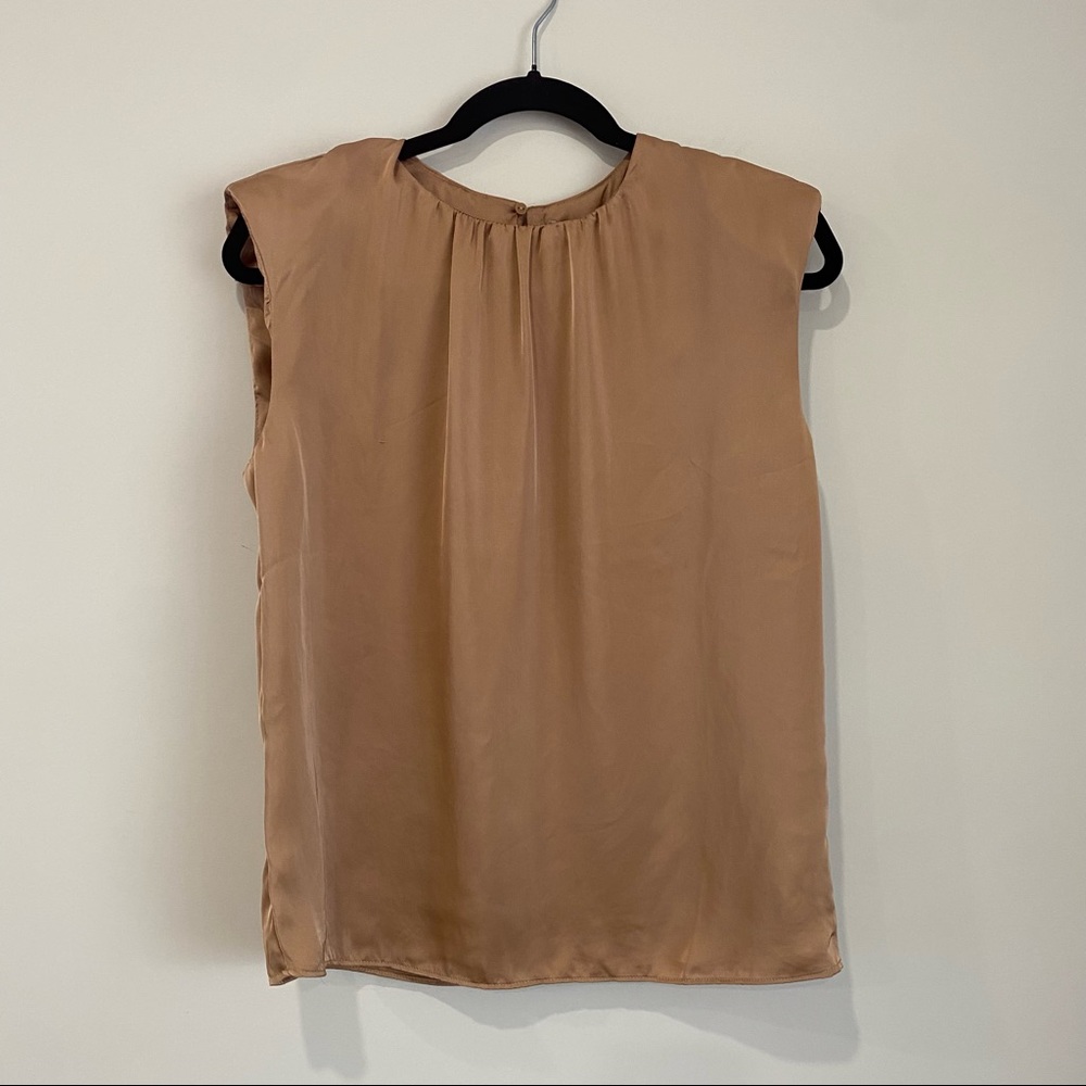 NWT H&M padded shoulders sleeveless shirt